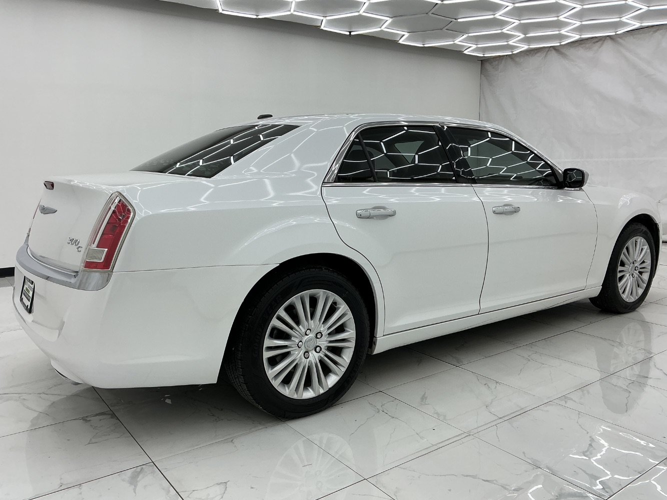 Used 2011 Chrysler 300 C AWD/4WD image 11