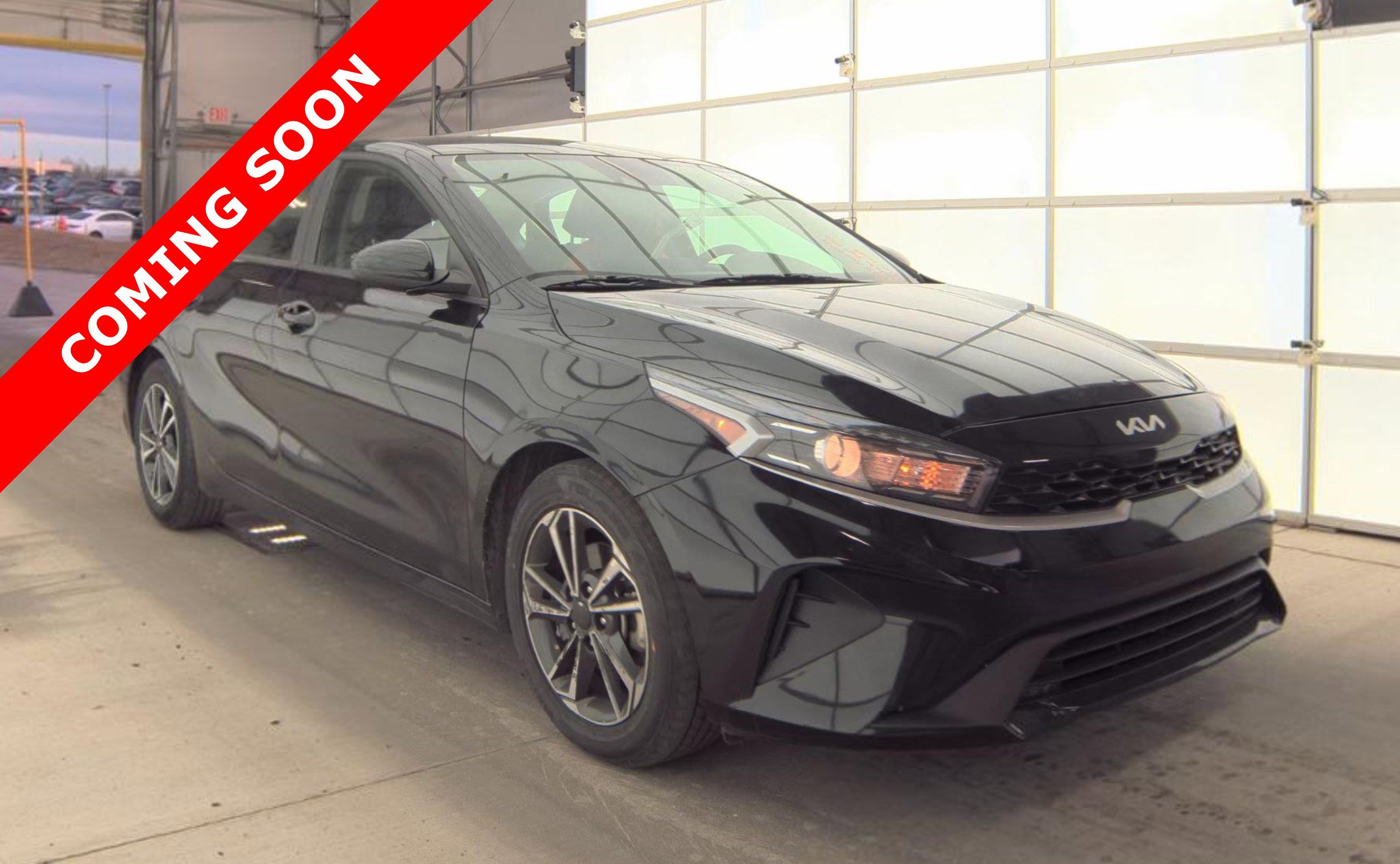 Used 2023 Kia Forte LXS image 3