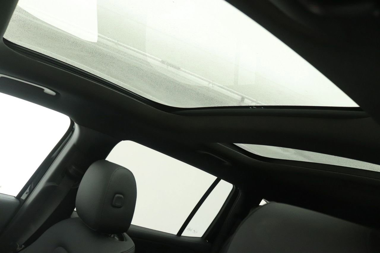 New 2026 Mercedes-Benz GLB 250 4MATIC image 14