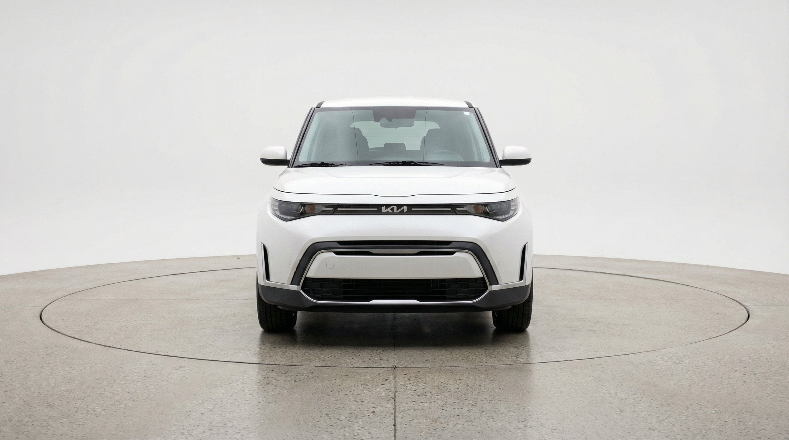 Used 2025 Kia Soul LX w/ LX Technology Package FWD image 2