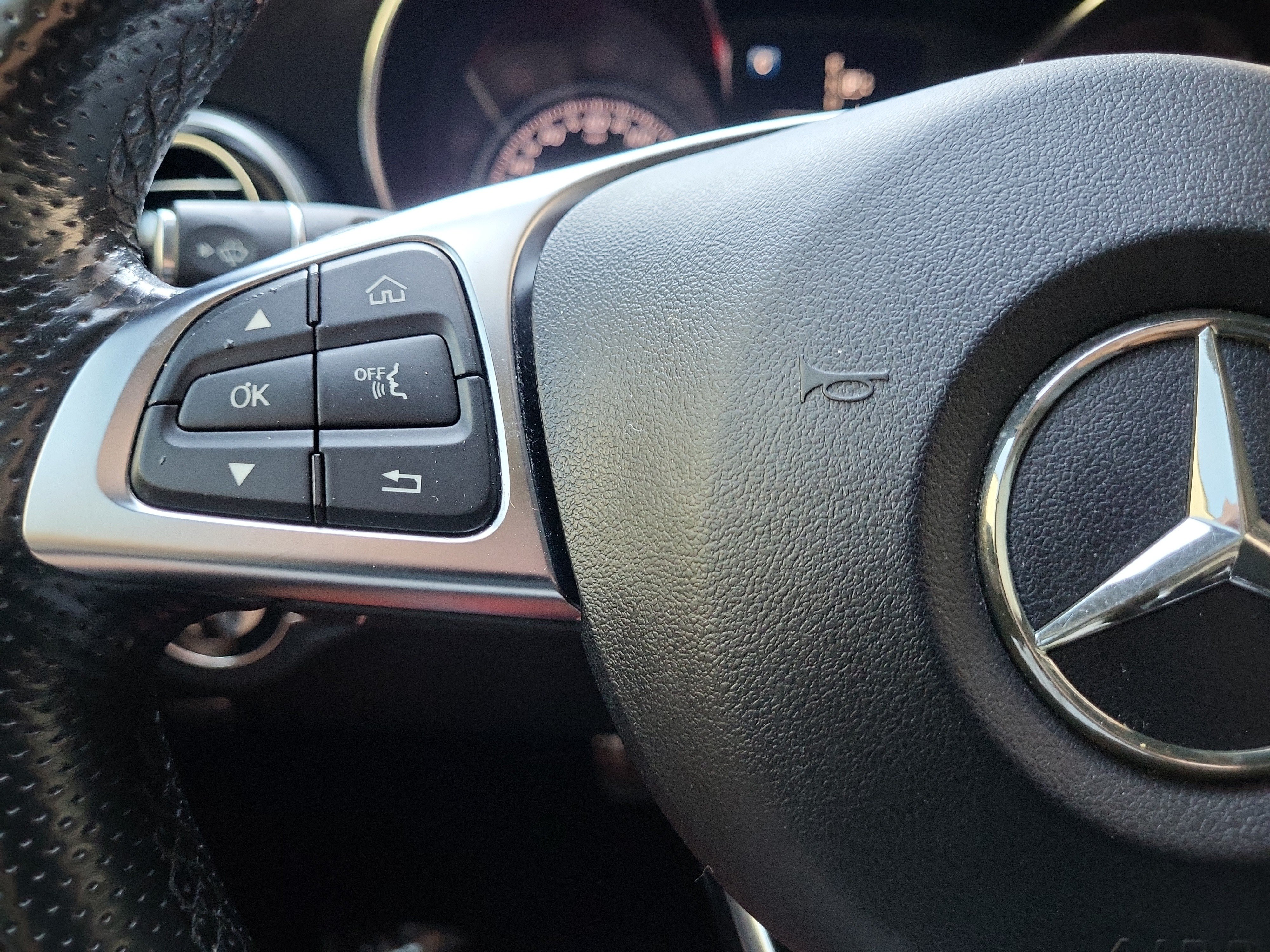 Used 2015 Mercedes-Benz C 300 4MATIC Sedan image 26