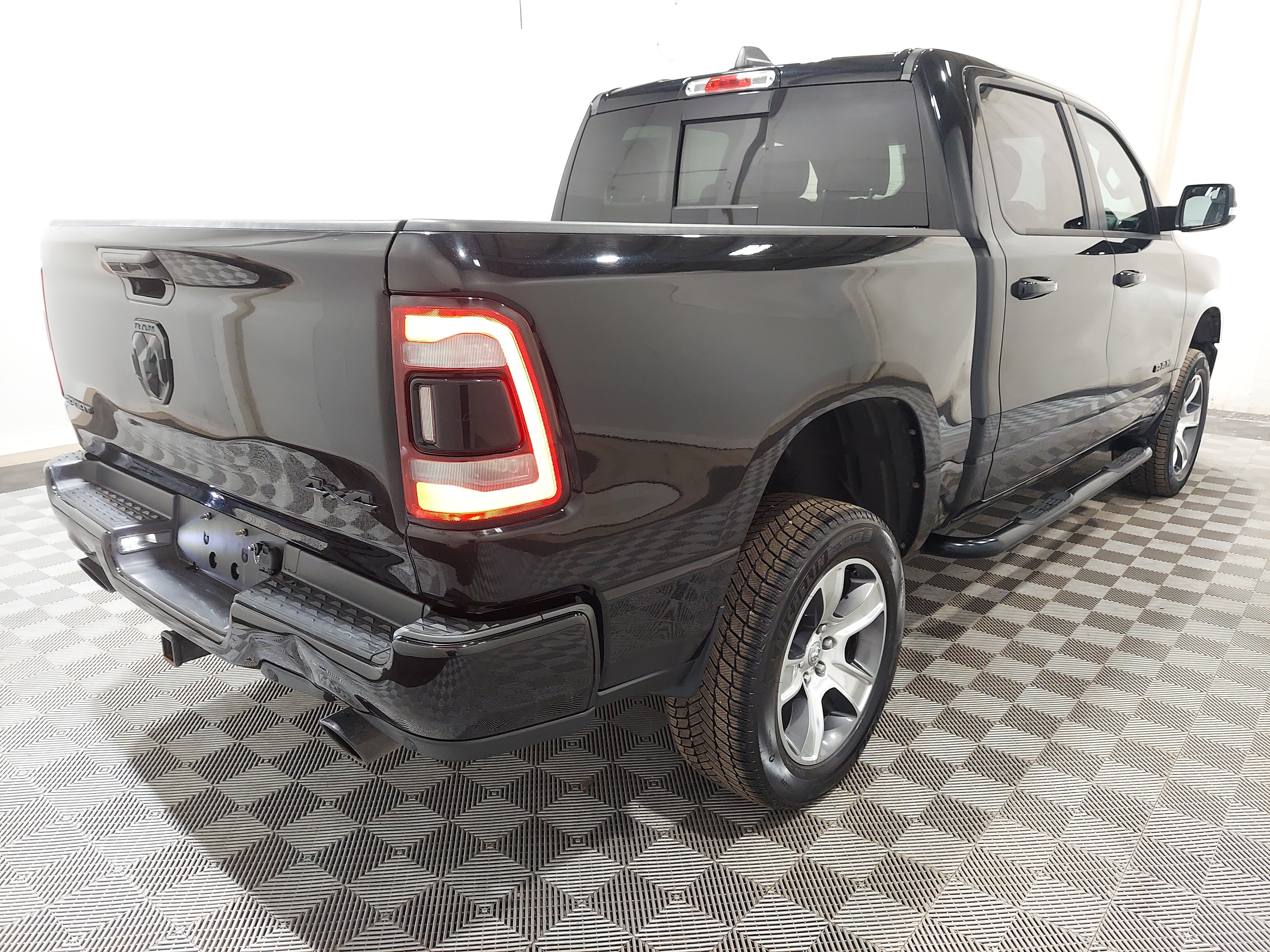 Used 2021 RAM 1500 Sport w/ Level 2 Equipment Group AWD/4WD image 3