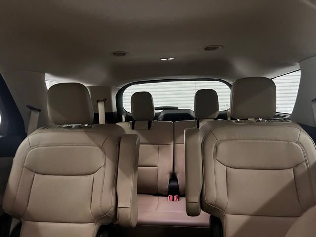 Used 2020 Ford Explorer XLT w/ Equipment Group 202A image 13