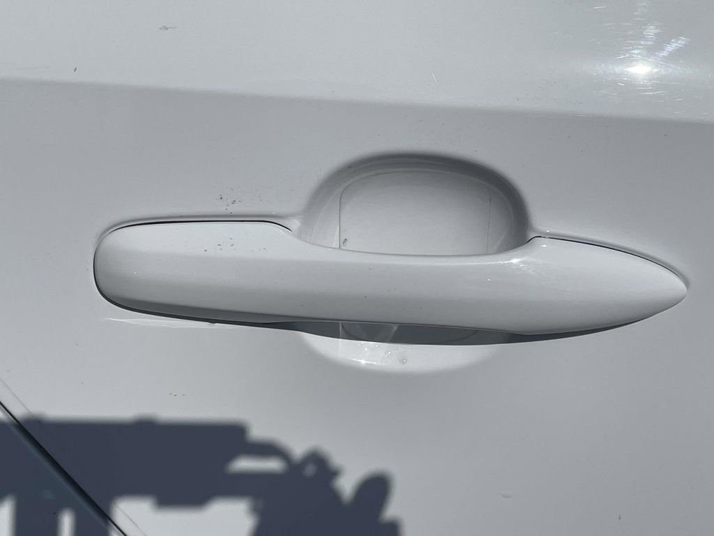 Used 2025 Toyota Corolla SE image 31