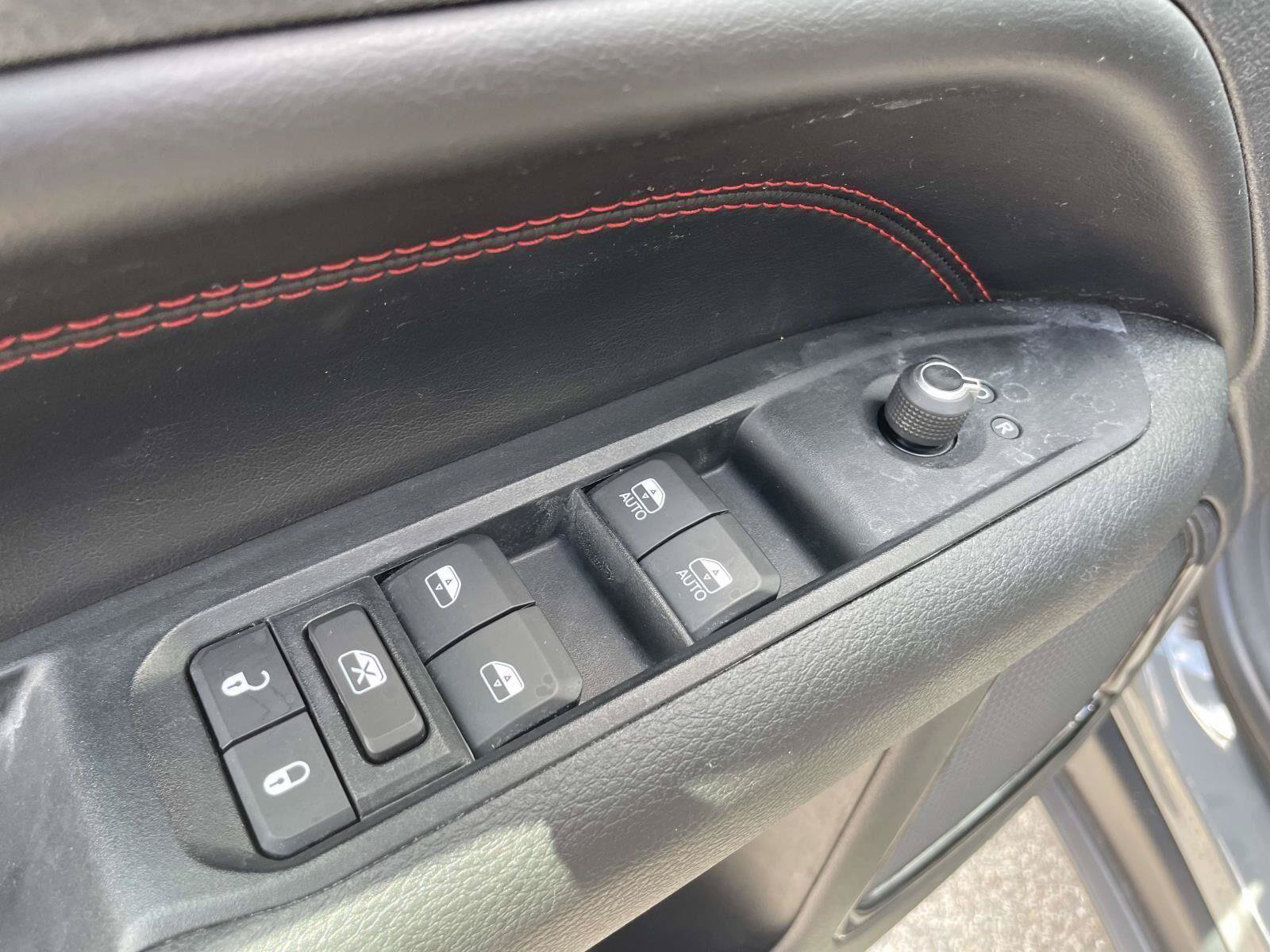 Used 2022 Jeep Compass Trailhawk w/ Trailer Tow Group AWD/4WD image 18