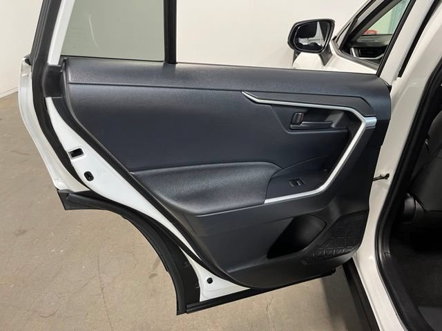 Used 2022 Toyota RAV4 LE AWD/4WD image 19