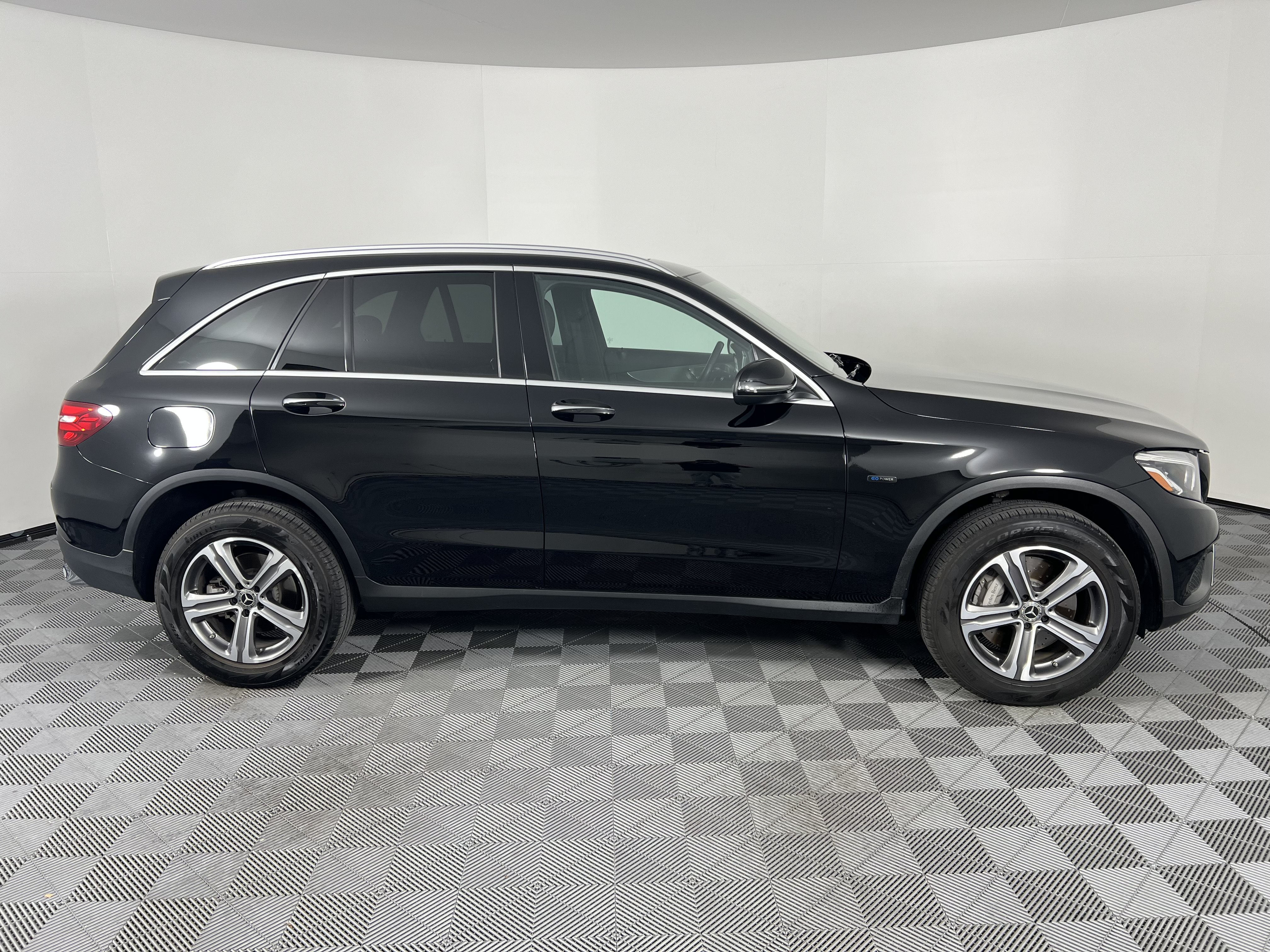 Used 2019 Mercedes-Benz GLC 350e 4MATIC image 15