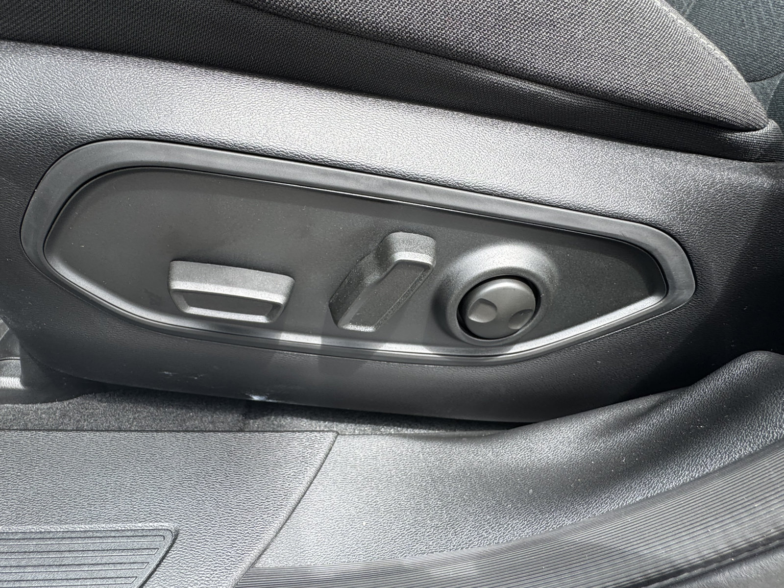 New 2026 Jeep Cherokee Laredo AWD/4WD image 10
