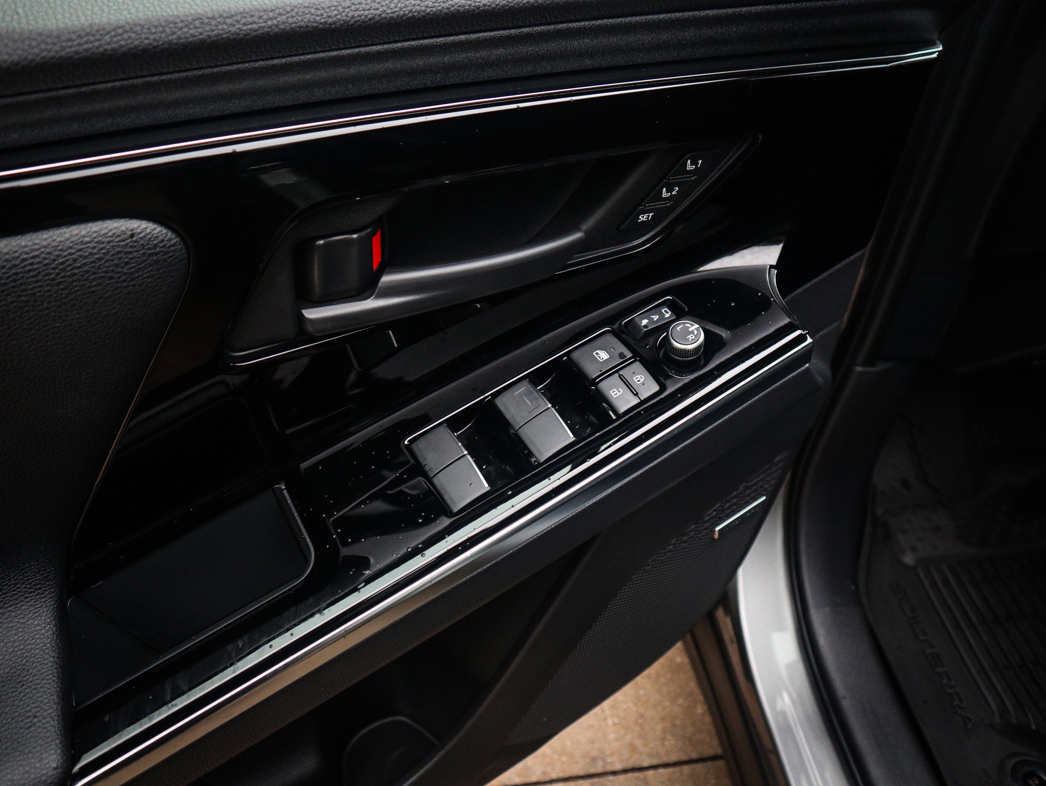 Used 2023 Subaru Solterra Limited image 15