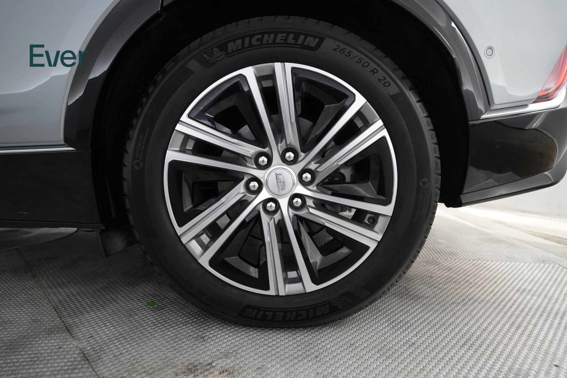 Used 2024 Cadillac Lyriq Luxury RWD image 9