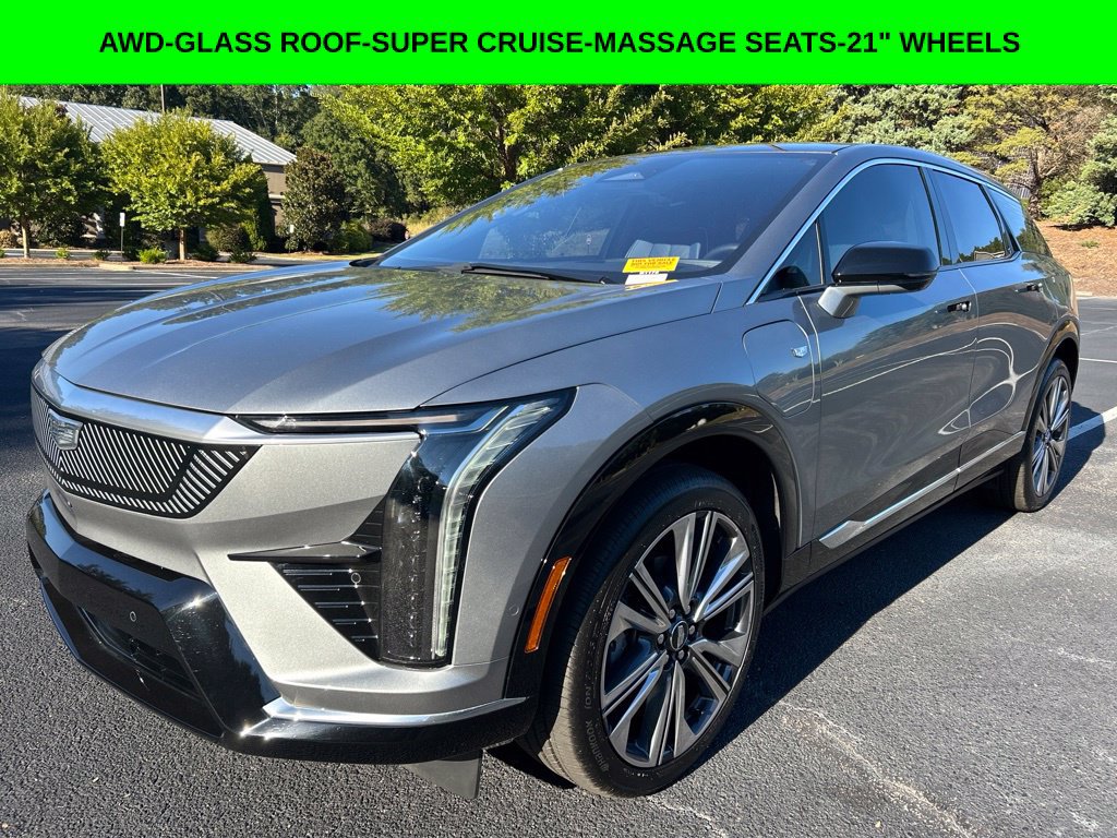 Used 2025 Cadillac Optiq Luxury 2 w/ LPO, Floor Liner Package AWD/4WD image 1