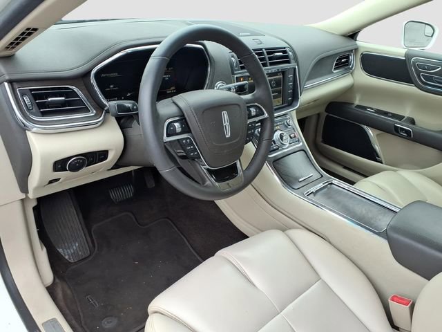 Used 2017 Lincoln Continental Premiere image 26
