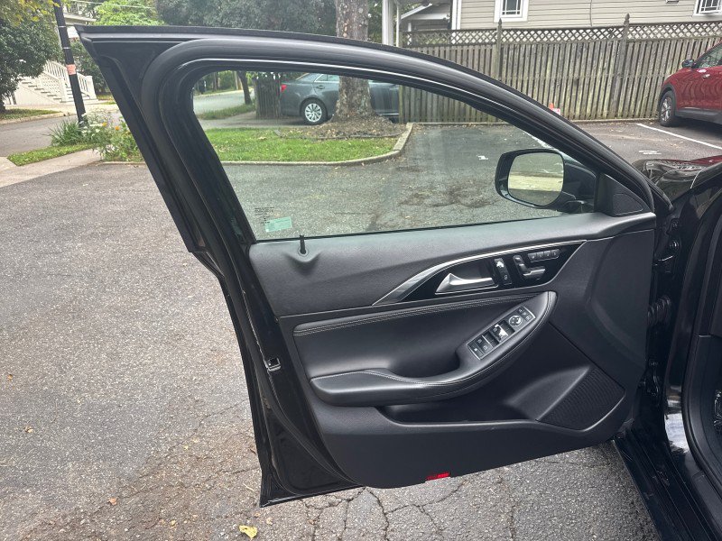 Used 2018 INFINITI QX30 FWD image 10