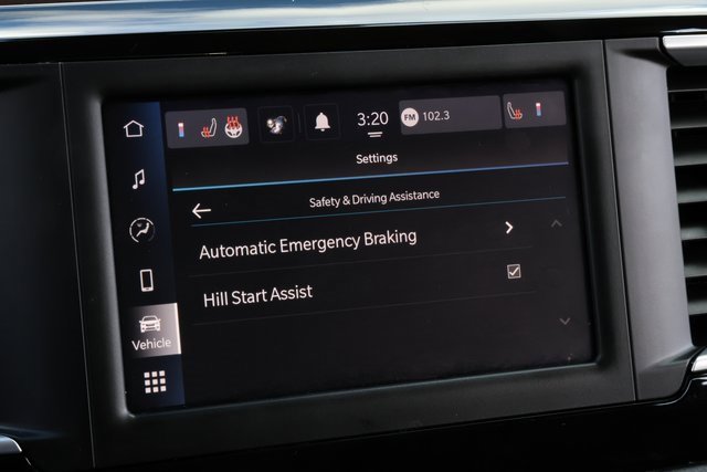 Used 2024 Chrysler Voyager LX image 33