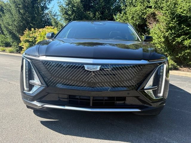 Used 2025 Cadillac Lyriq Luxury w/ LPO, Floor Liner Package AWD/4WD image 11