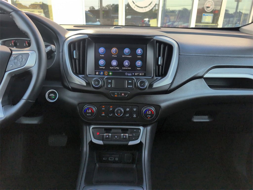 Used 2024 GMC Terrain SLT image 16