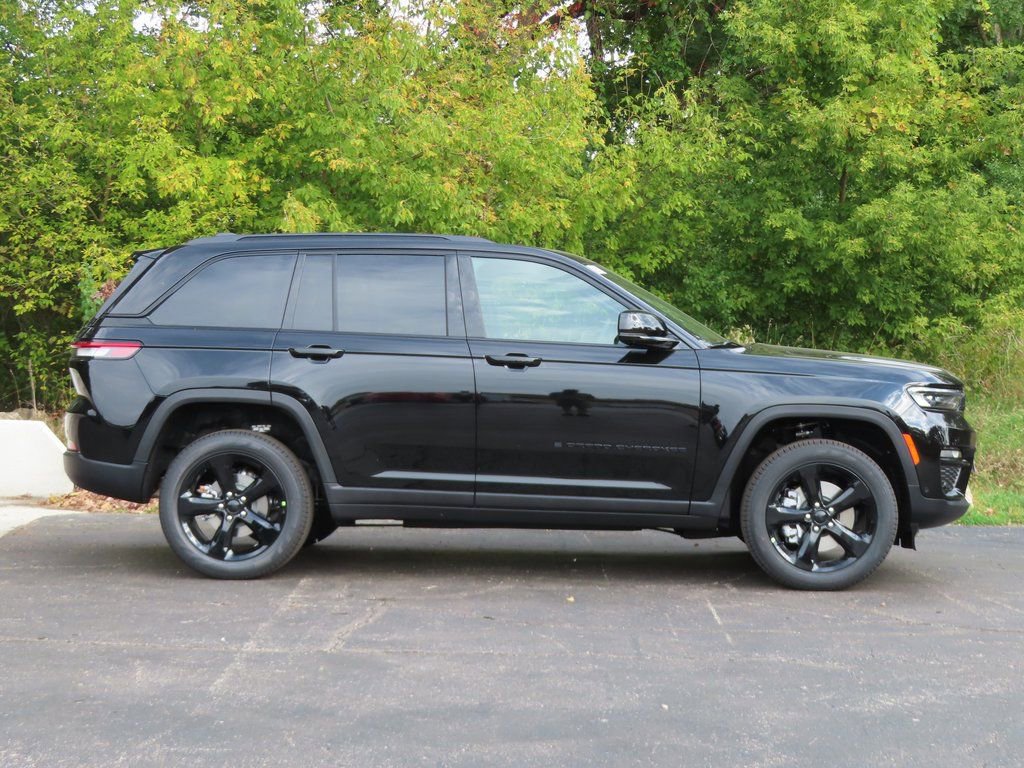 New 2025 Jeep Grand Cherokee Limited w/ Luxury Tech Group II image 2