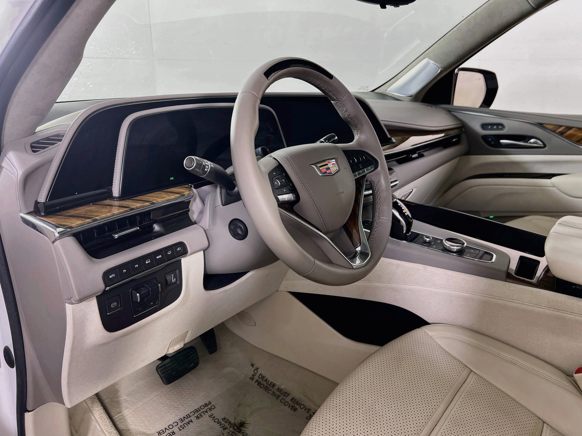 Used 2022 Cadillac Escalade Premium Luxury Platinum AWD/4WD image 9