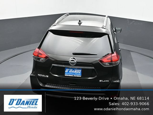 Used 2017 Nissan Rogue SL w/ SL Premium Package AWD/4WD image 17