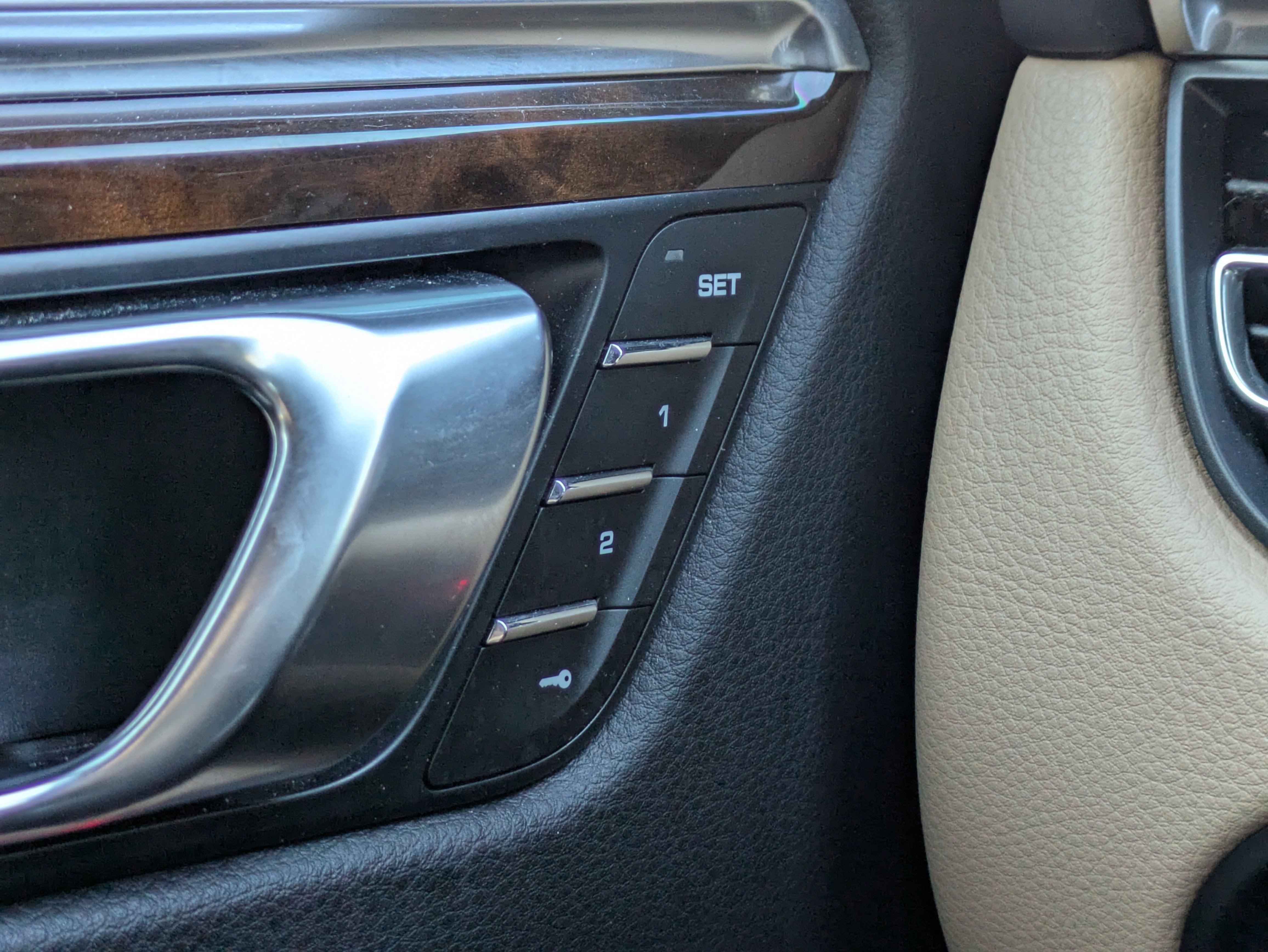 Used 2021 Porsche Macan image 33