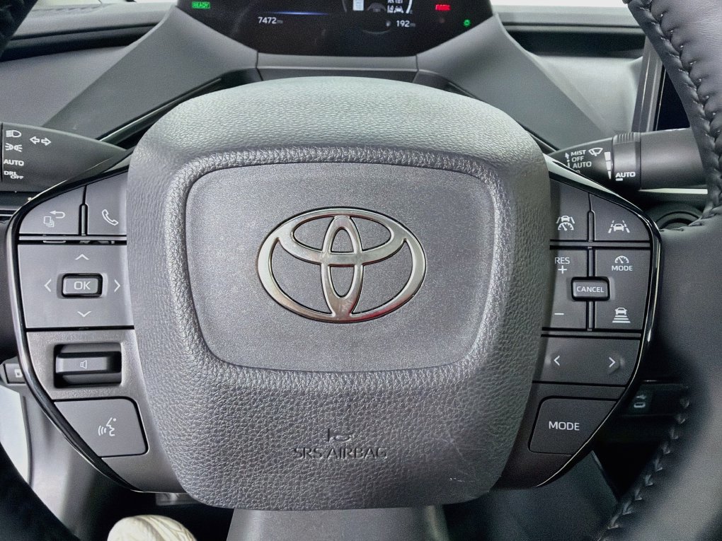 Used 2024 Toyota Prius XLE FWD image 16