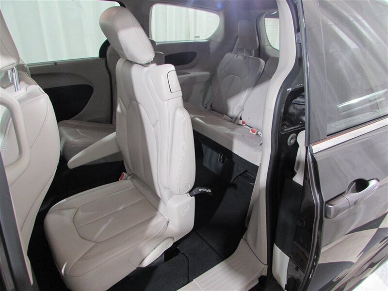Used 2021 Chrysler Voyager Lxi image 66