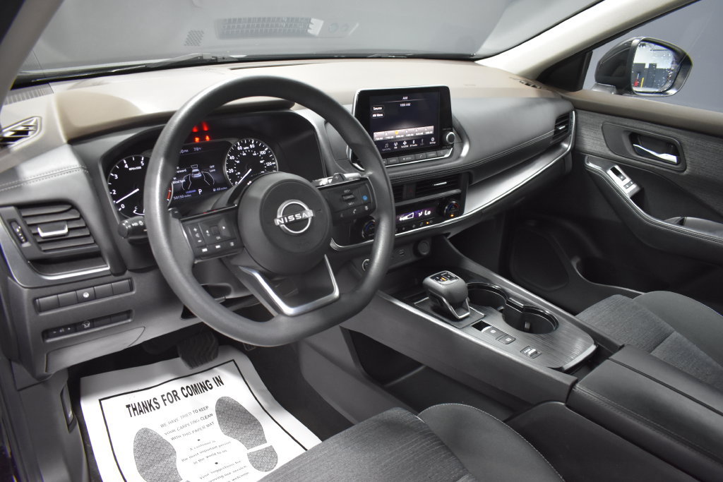 Used 2023 Nissan Rogue SV FWD image 4