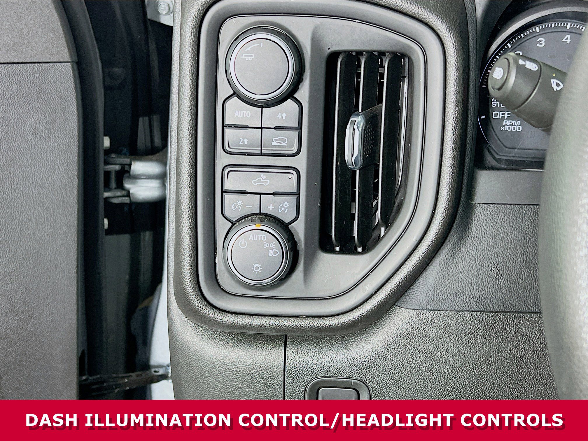 Used 2023 Chevrolet Silverado 1500 Custom image 12