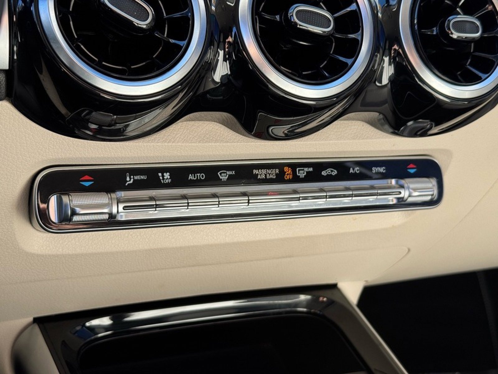 Certified 2021 Mercedes-Benz GLB 250 image 32