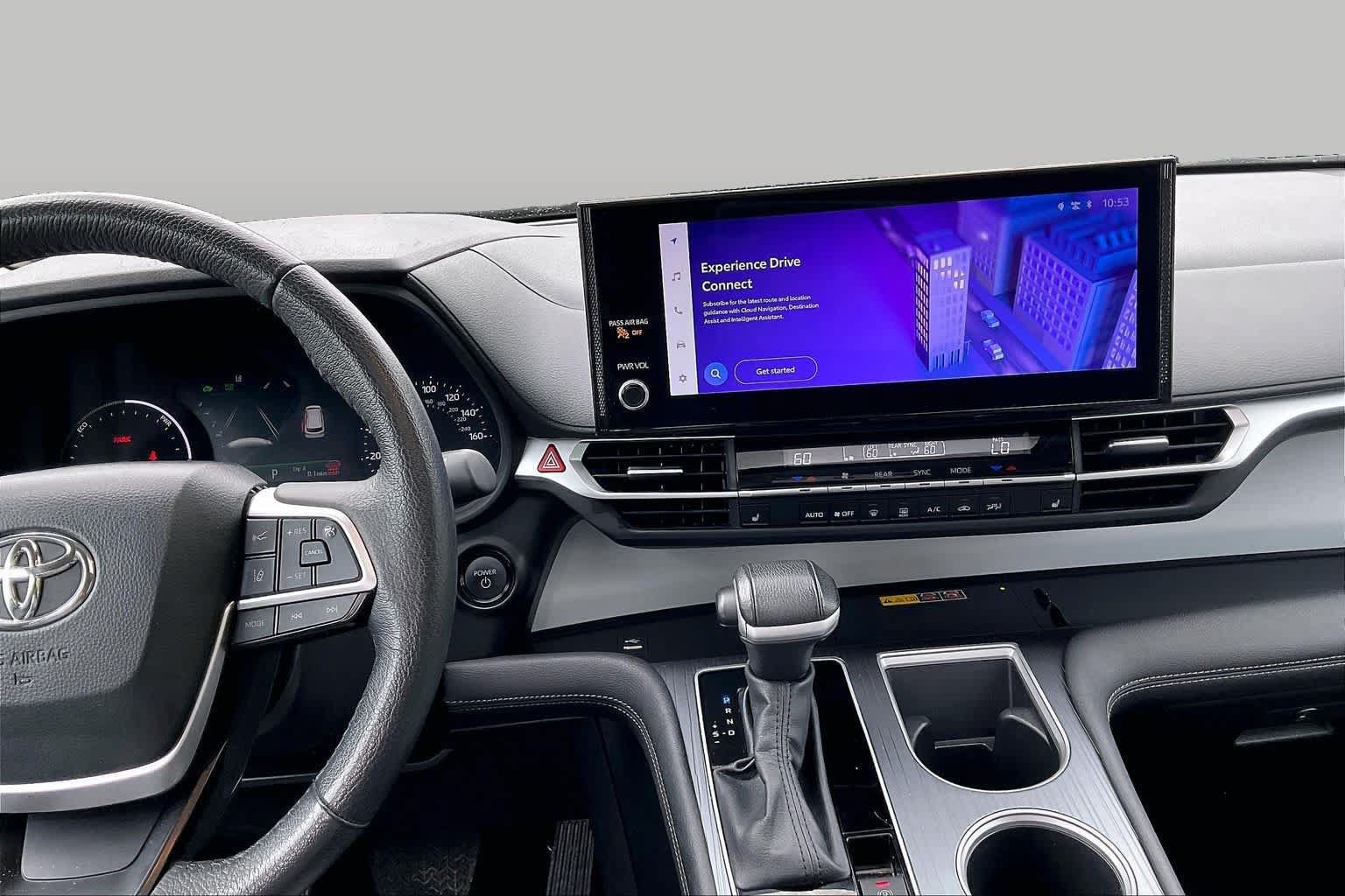 Used 2025 Toyota Sienna XLE FWD image 7