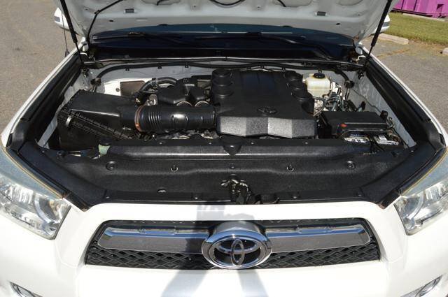 Used 2011 Toyota 4Runner SR5 AWD/4WD image 36