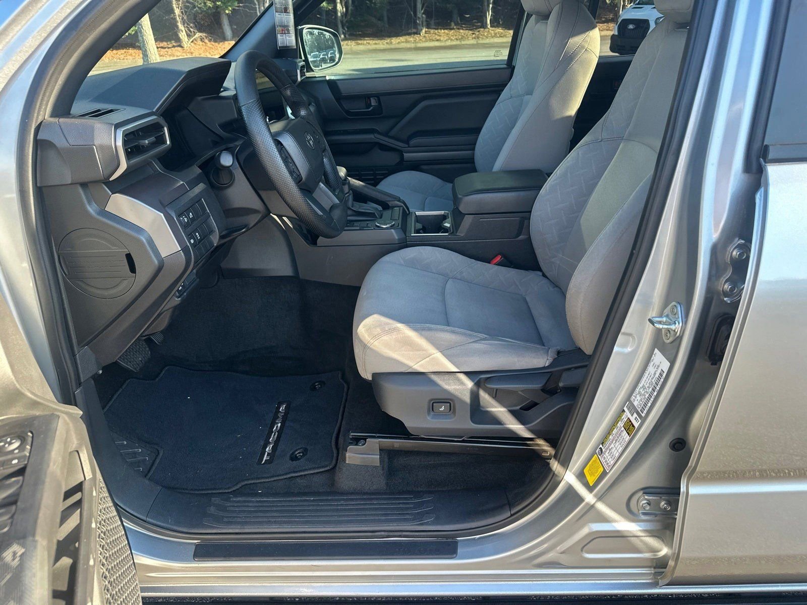 Used 2024 Toyota Tacoma SR5 image 9