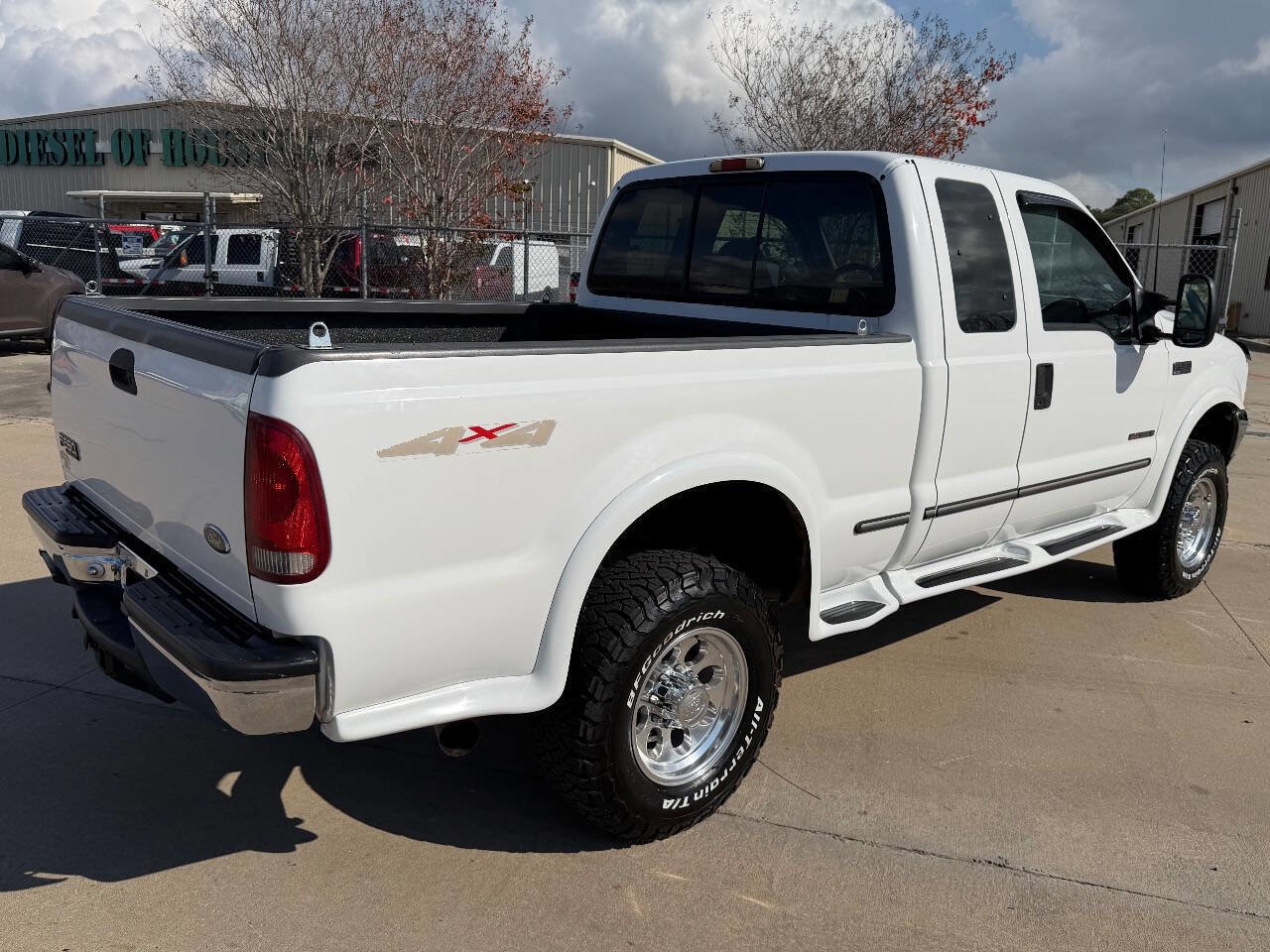 Used 1999 Ford F250 Lariat AWD/4WD image 2