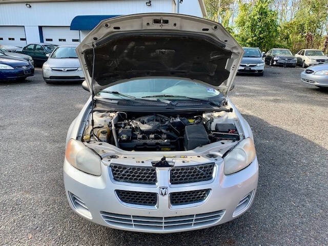 Used 2005 Dodge Stratus SXT w/ Leather Value Pkg image 2