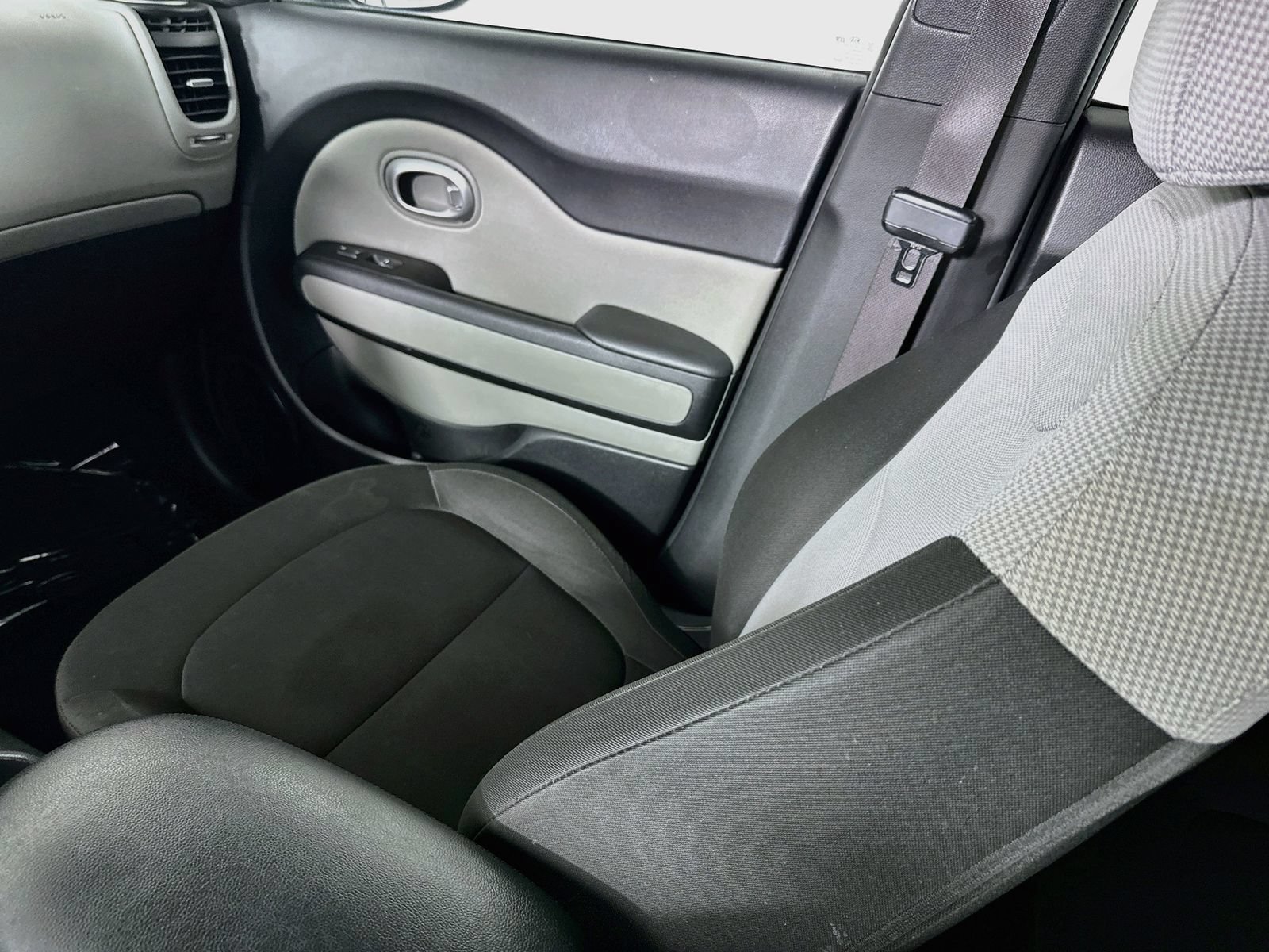 Used 2019 Kia Soul FWD image 21
