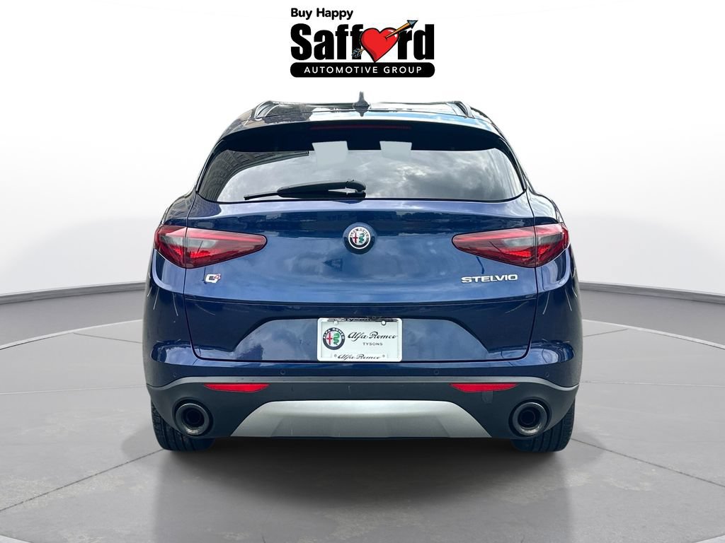 Used 2018 Alfa Romeo Stelvio Sport w/ Quick Order Package 22J Sport AWD/4WD image 7