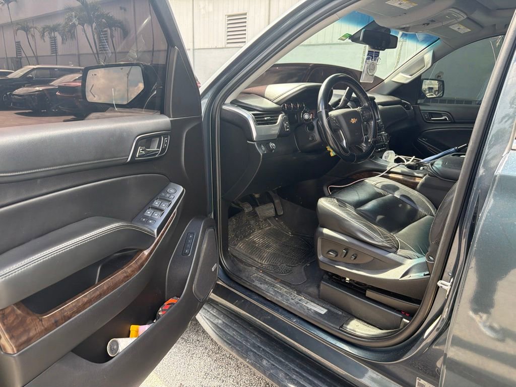 Used 2020 Chevrolet Suburban LT RWD image 12