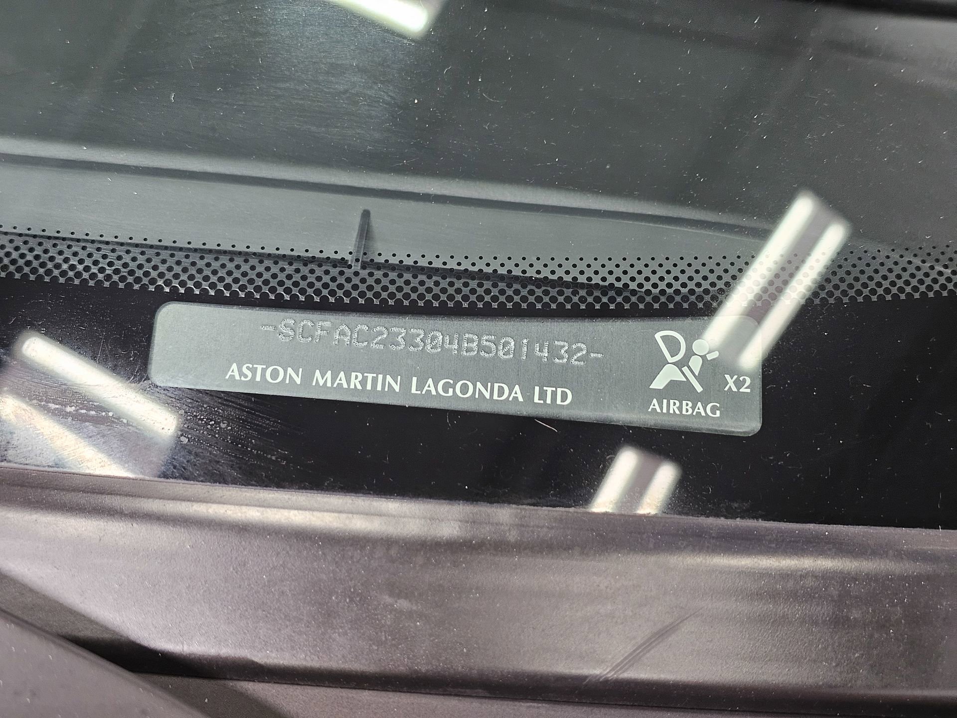 Used 2004 Aston Martin Vanquish RWD image 26
