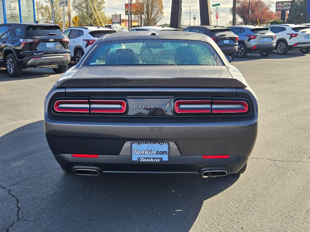 Used 2022 Dodge Challenger SXT image 5