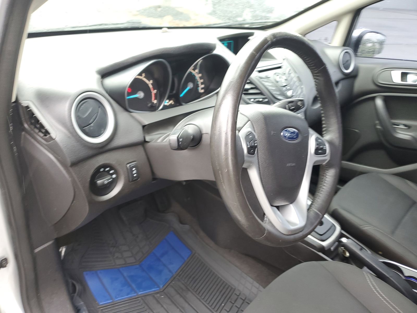 Used 2015 Ford Fiesta SE FWD image 17