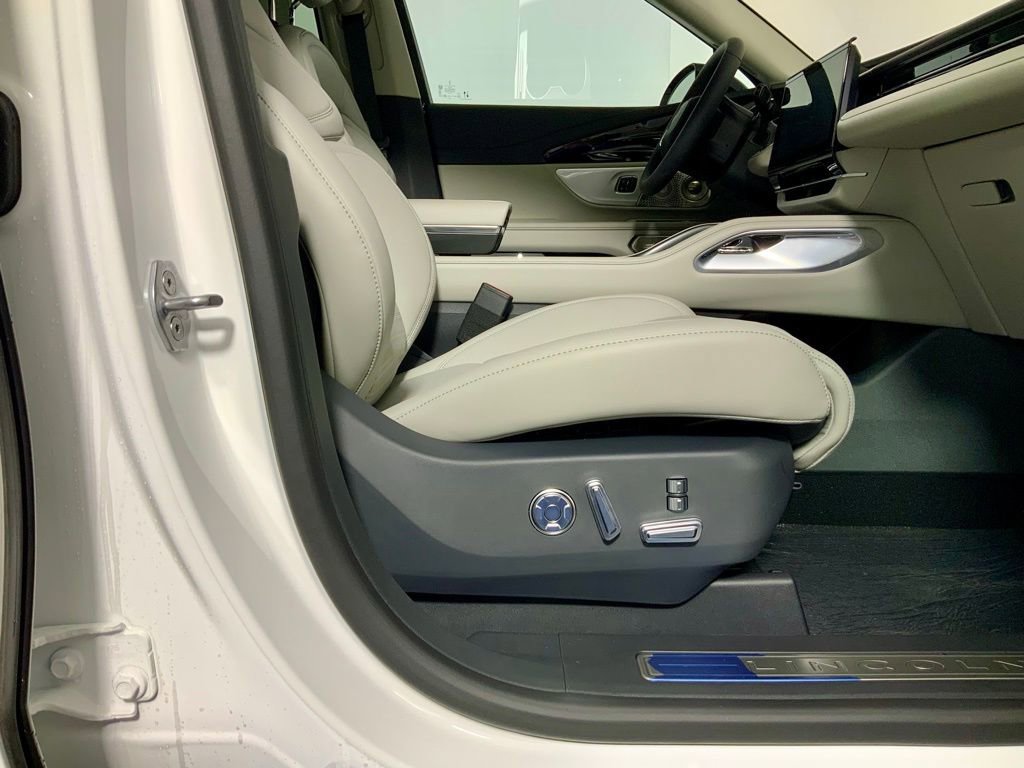 New 2026 Lincoln Nautilus Reserve image 35