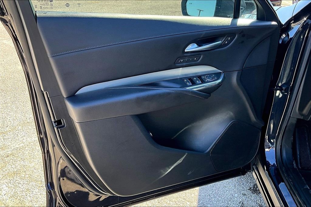 Used 2023 Cadillac XT4 Premium Luxury image 24