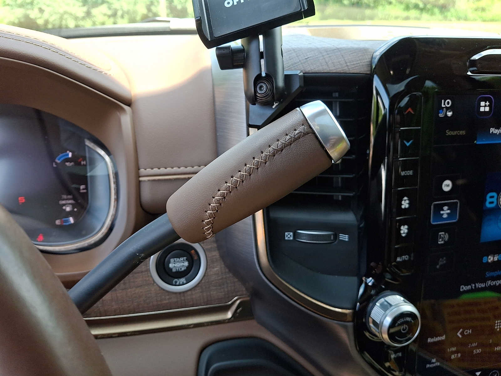 Used 2024 RAM 3500 Limited w/ Towing Technology Group AWD/4WD image 16