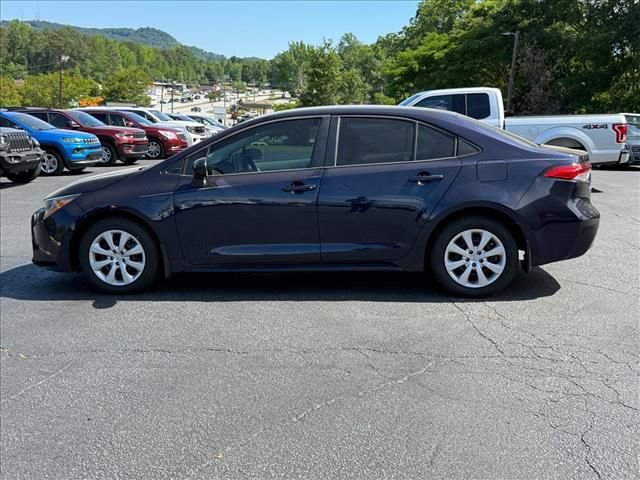 Used 2021 Toyota Corolla LE FWD image 7
