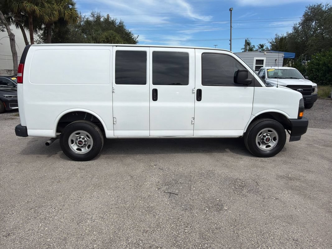 Used 2023 GMC Savana 3500 w/ Driver Convenience Package RWD image 7