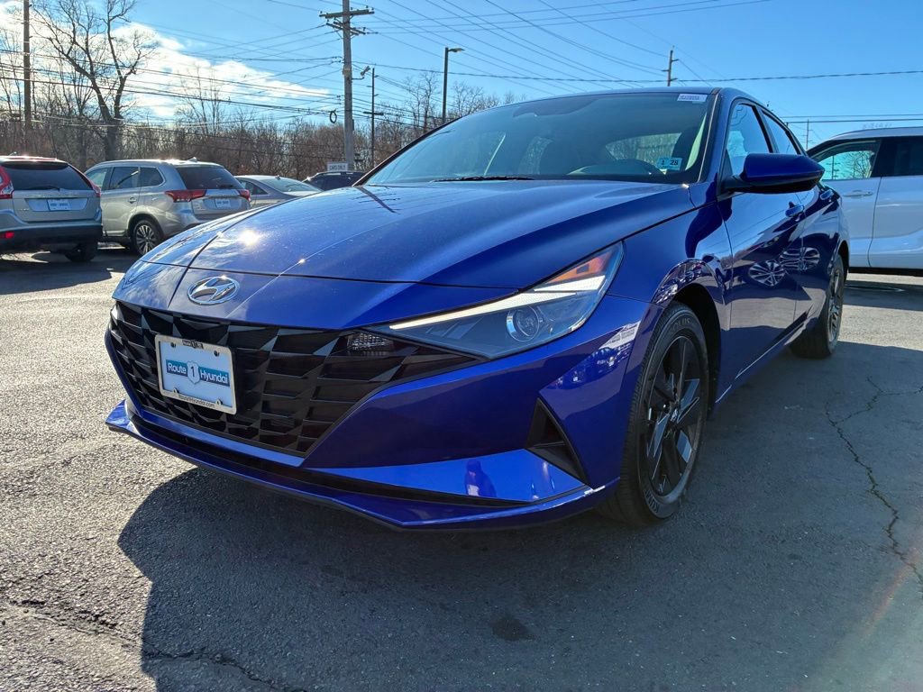 Used 2023 Hyundai Elantra SEL image 3