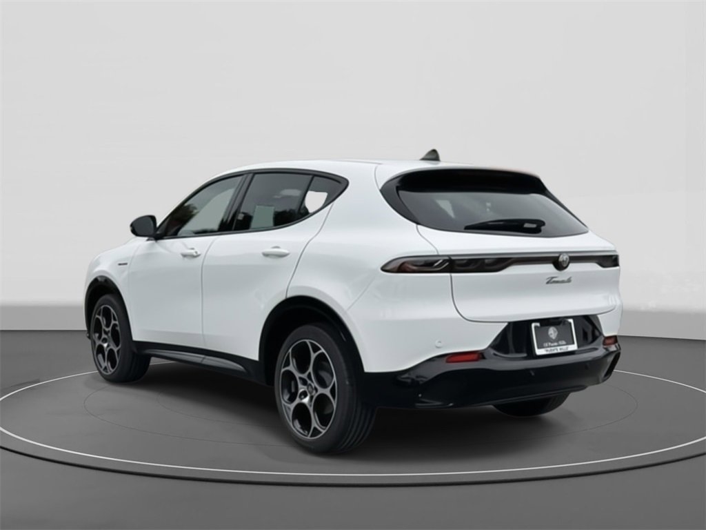 New 2025 Alfa Romeo Tonale w/ Premium Package image 4