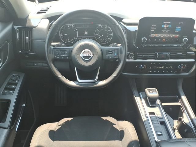 Used 2024 Nissan Pathfinder SV FWD image 4