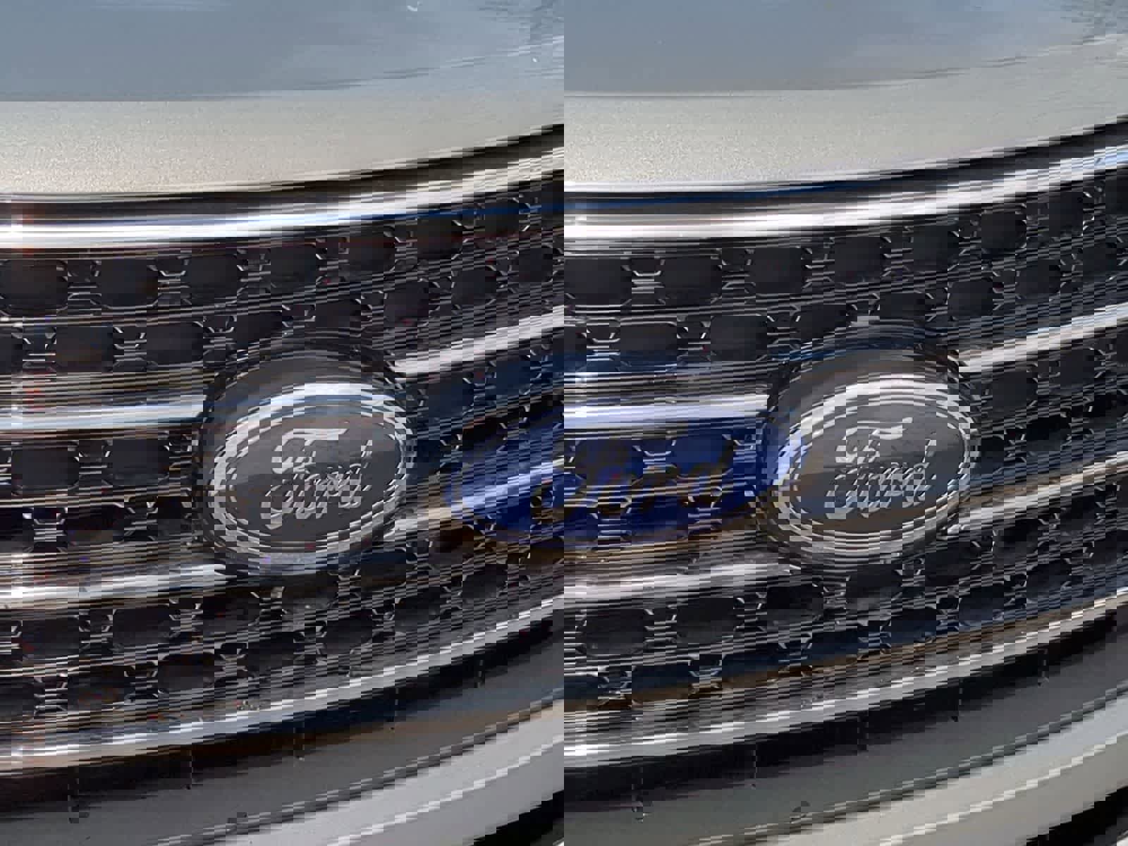 Used 2020 Ford Explorer XLT w/ Equipment Group 202A image 12