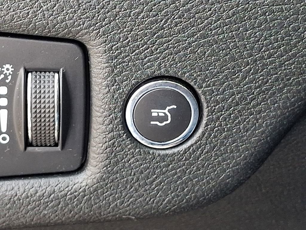 Used 2022 Jeep Cherokee Limited AWD/4WD image 24